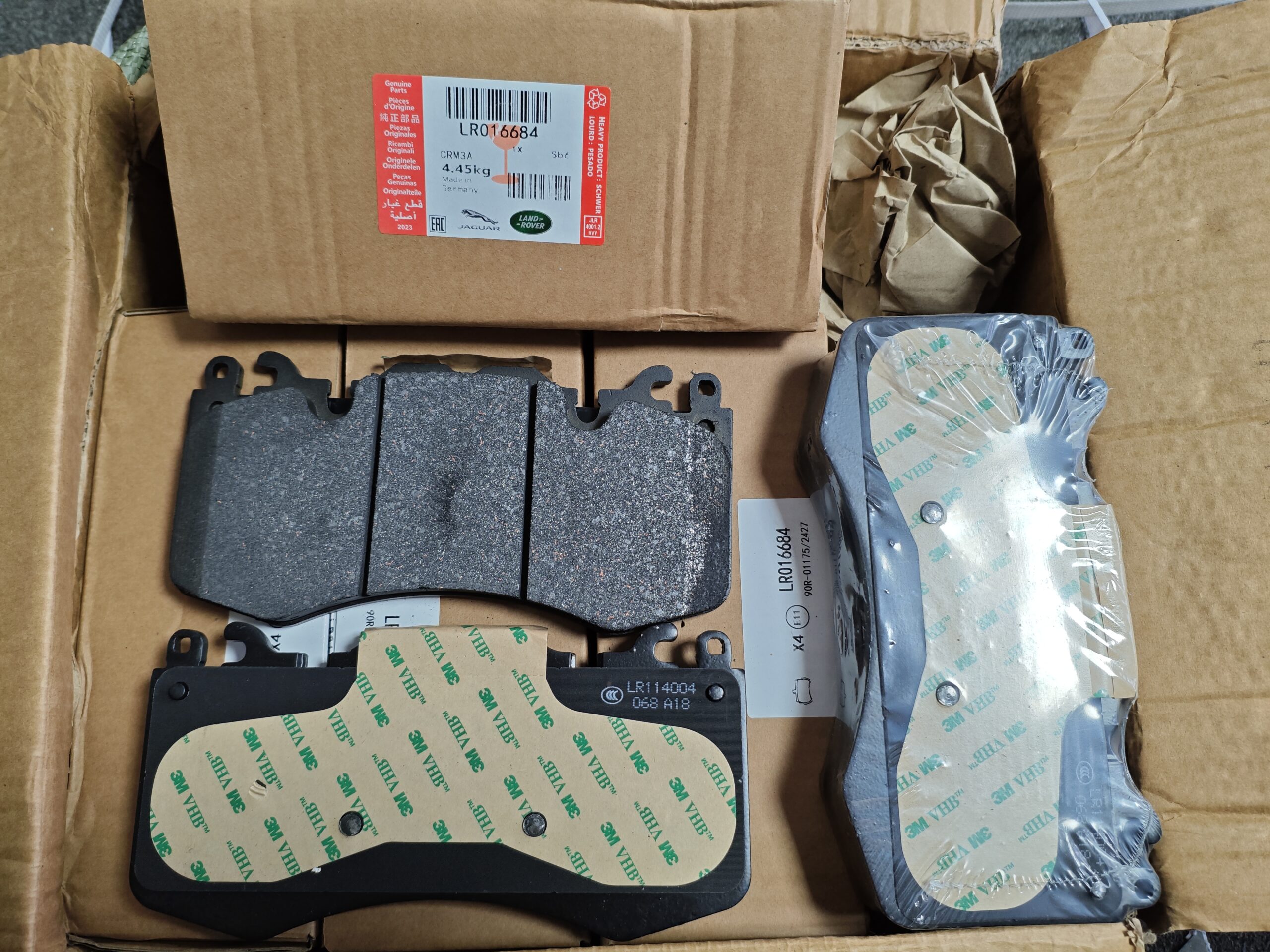 Land Rover Range Rover Brake Pad  LR016684 LR064181 LR020362 LR093886 LR020362 AH422K021CC  AH422K021CA  AH422K021CB - Image 2