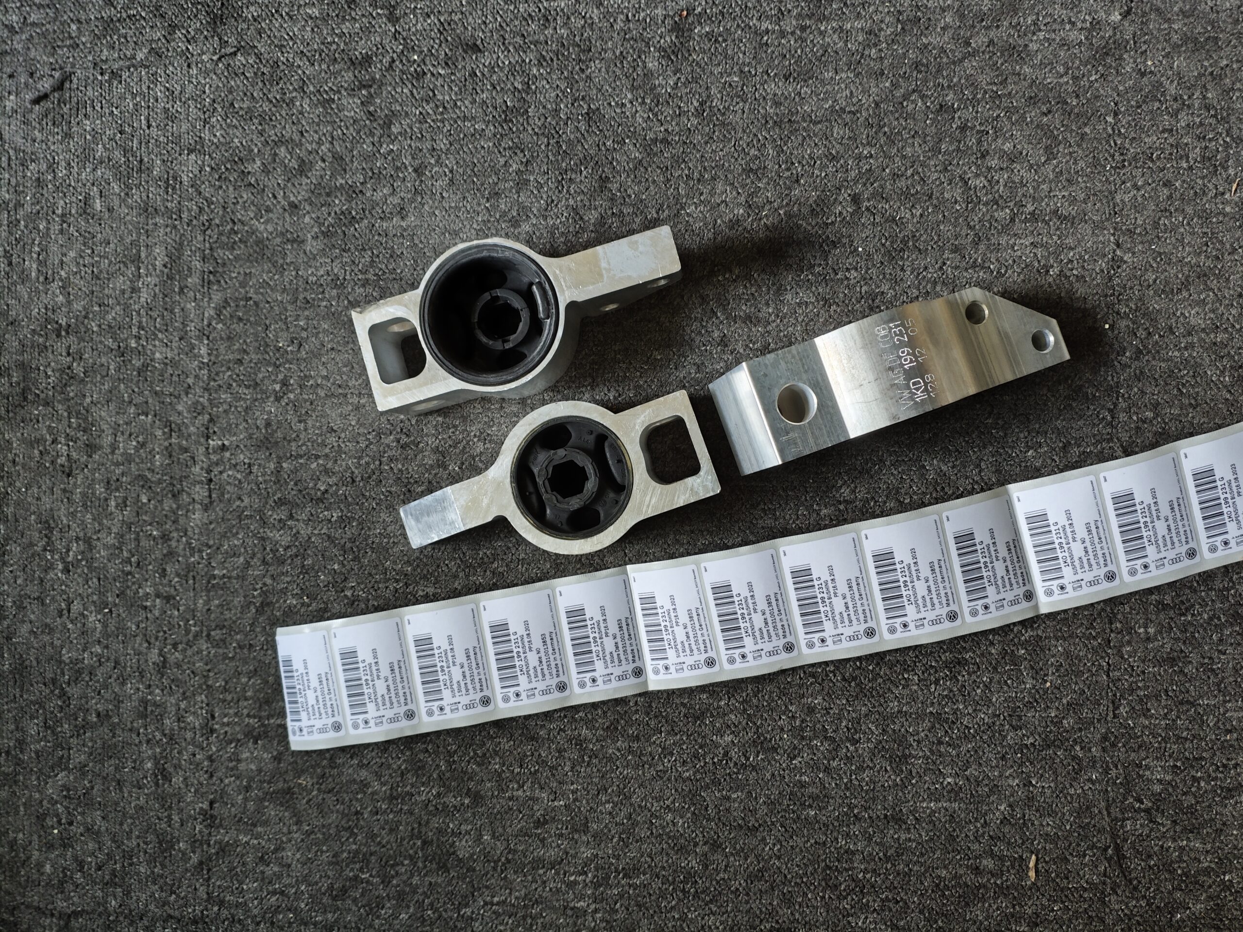 cab78a0b12593fcc46a4e6c4f01dfe5 1K0199231G Audi Volkswagen VW Golf MK5 Audi A3 Suspension Bushing Front Axle, Left 1K0199231J 1K0199231K 1K0199231 1K0199231P - Image 1