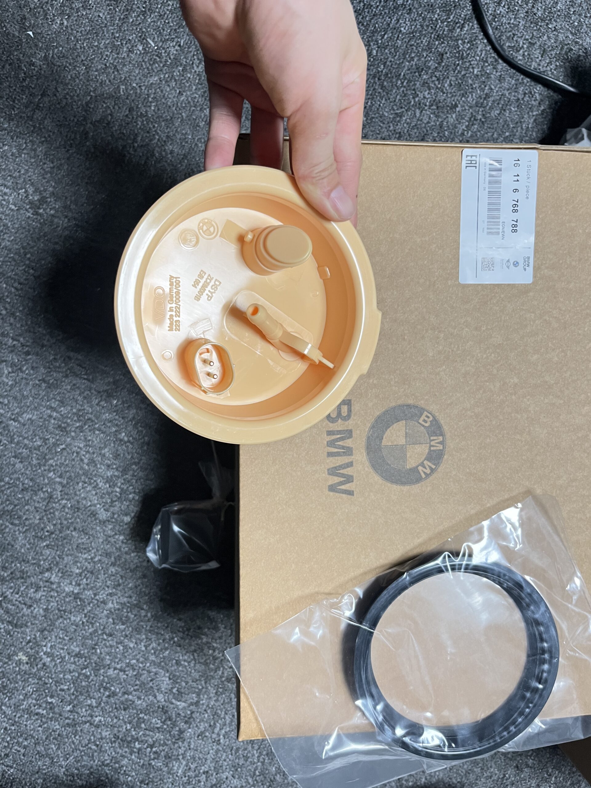 宝马汽油泵16116768788 16116768788 BMW E46 Fuel Pump Left 6768788 - 画像 (1)