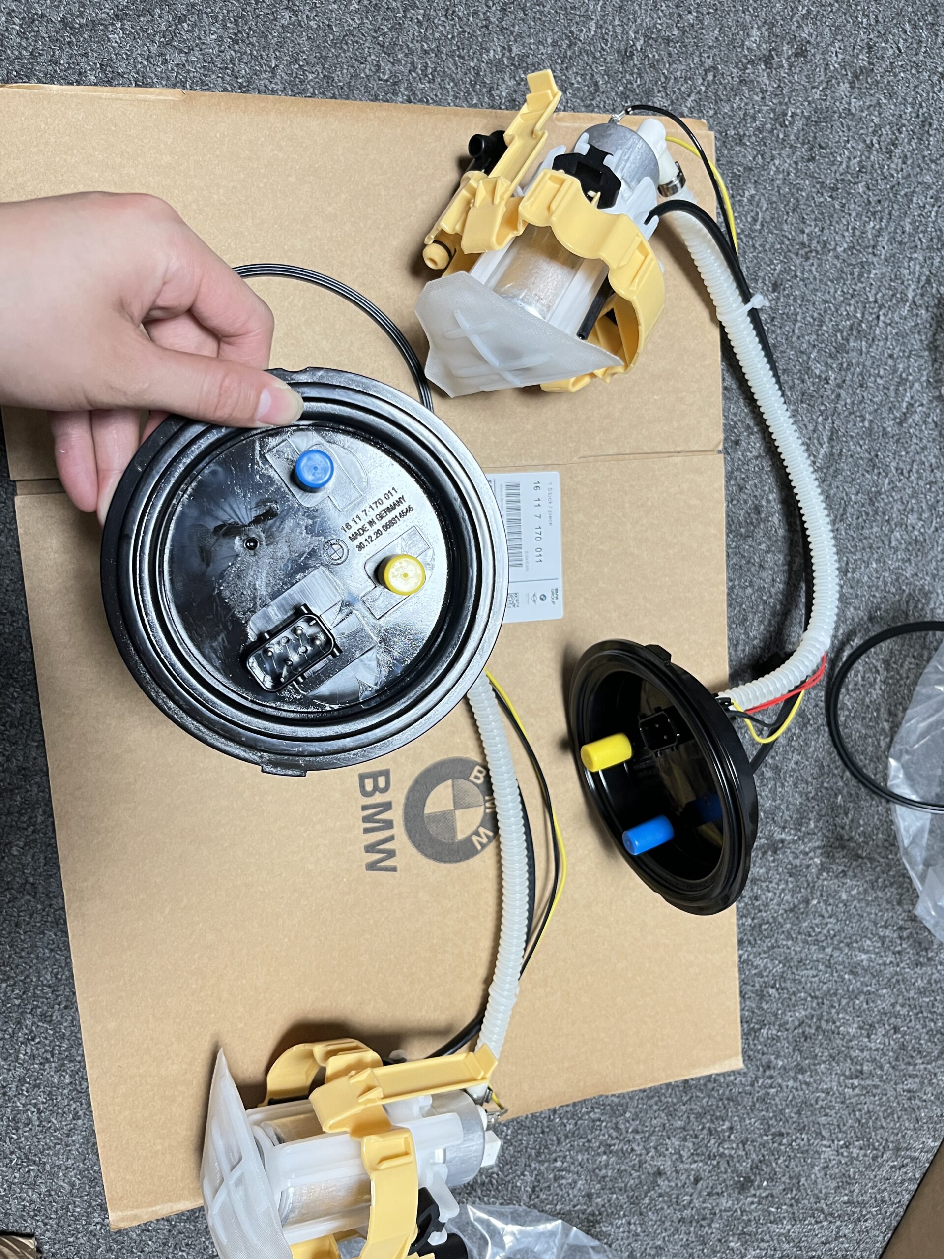 宝马汽油泵16117170011=E65=E66 16117170011 BMW E65 E66 Fuel Pump 7170011 - Image 1