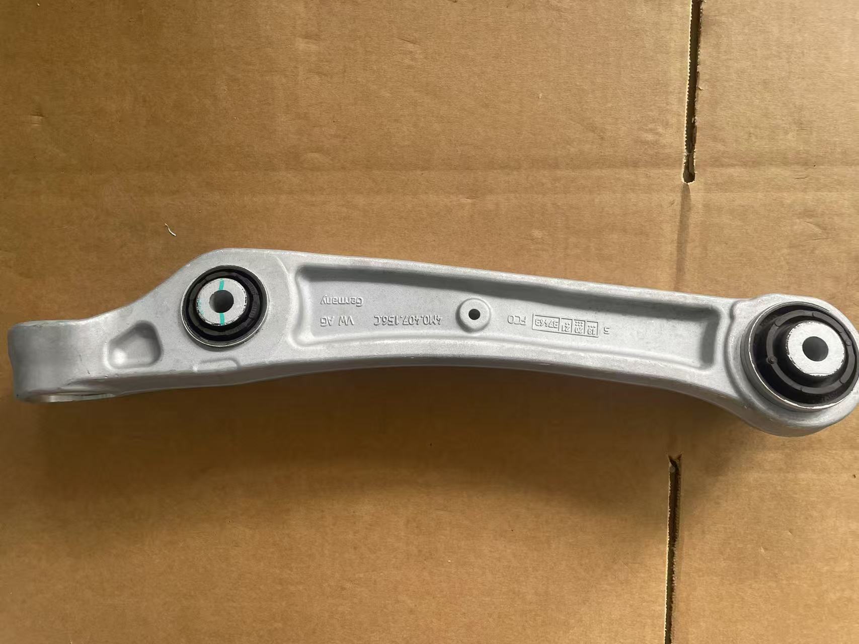 4M0407151 4M0407151 Audi Volkswagen Q7 (4MB, 4MG, 4MQ) Control Arm Front Axle, Left 4M0407151H 4M0407151D 4M0407151F 4M0407151B 4M0407151D 4M0407151E 4M0407151J 4M0407151A - 画像 (1)