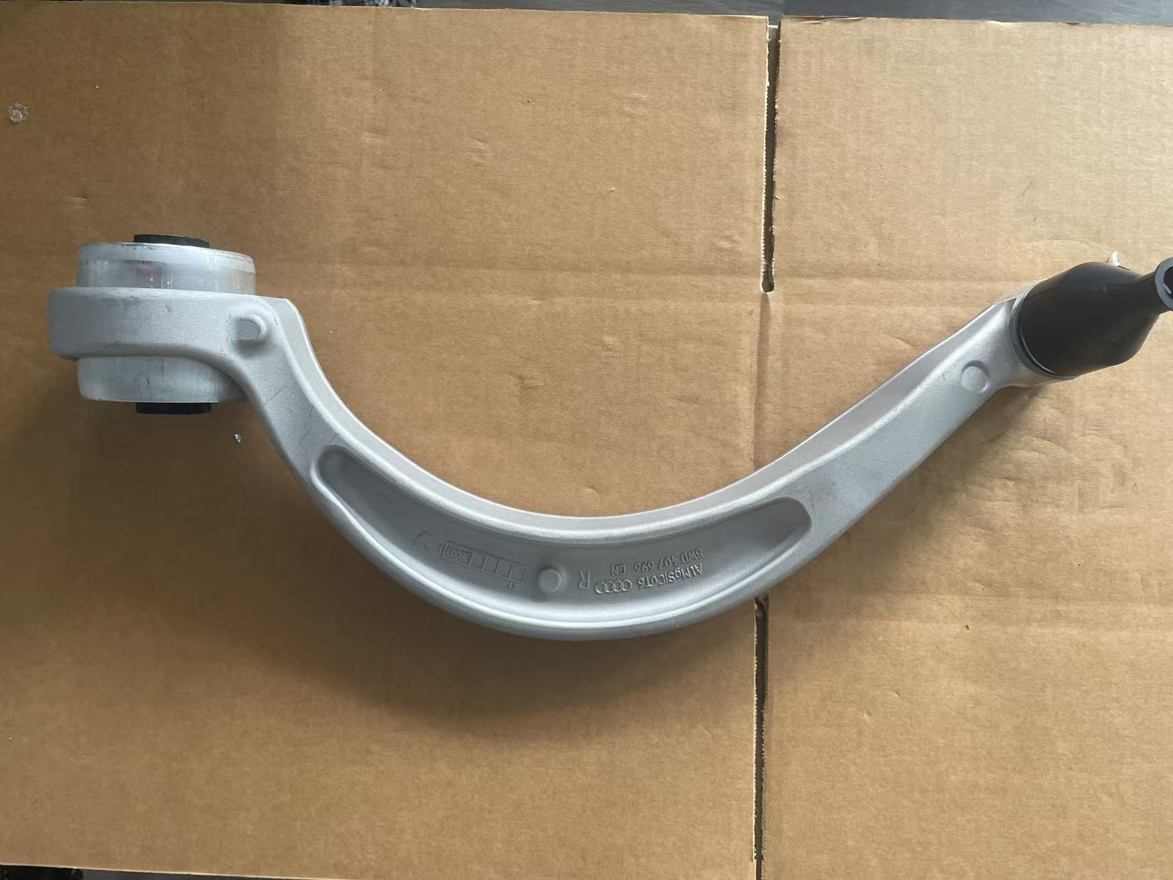 8WD407696. 8W0407696 Audi A5 Convertible (F57, F5E) Volkswagen Control Arm Rear Axle Right 8W0407694A 8W0407694B 8WD407694 - 画像 (1)