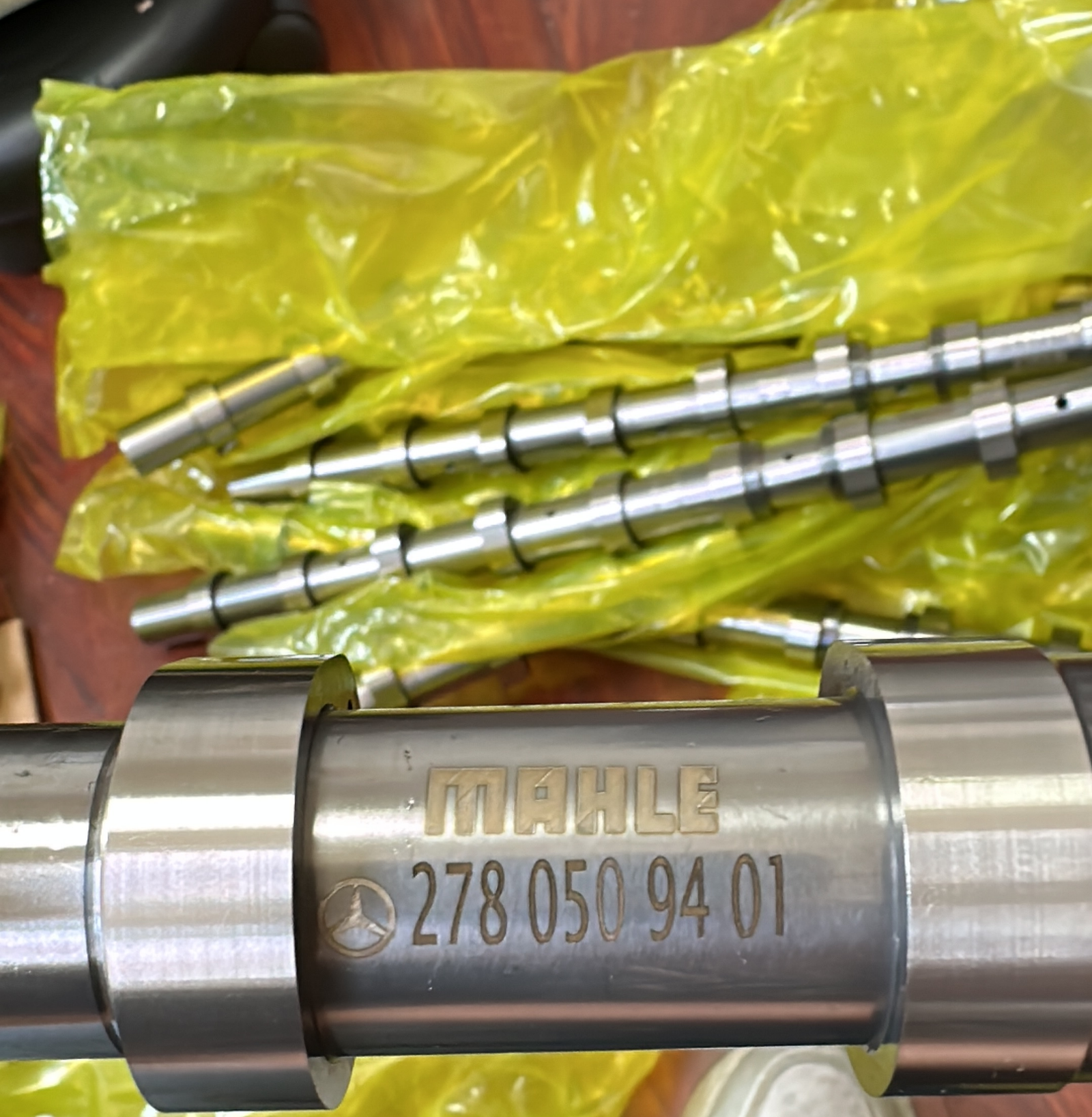 奔驰 凸轴轮杆 2780509401 2780509401 Mercedes-Benz Camshaft A2780509401 - 画像 (1)