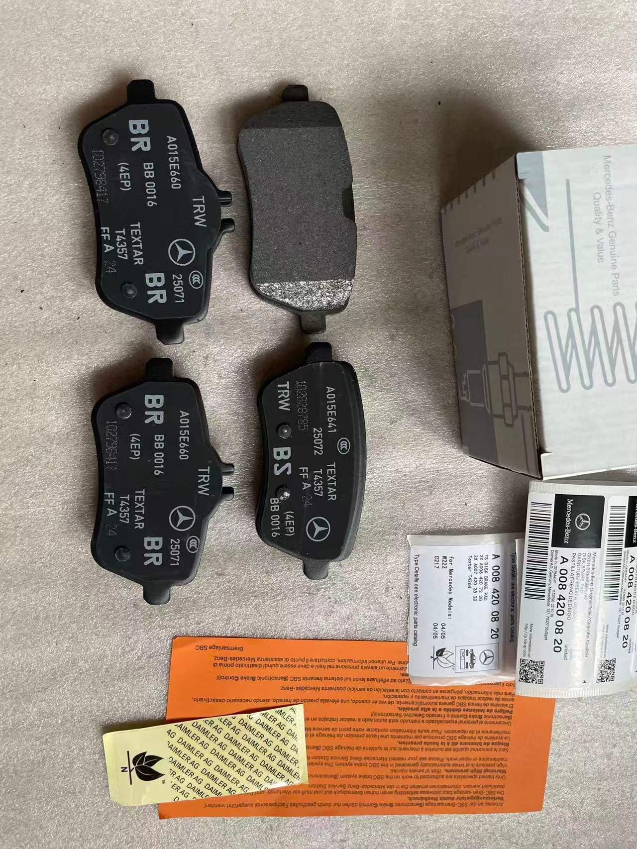 奔驰 刹车片 0084200820 0004203105 0064205720 0064207220 0064209220 0084203420 A0004203105 0064207220 0084200820 0004203105 0064205720 0064207220 0064209220 0084203420 0004203105 0064207220 Mercedes-Benz Brake Pad Set A0084200820 A0004203105 A0064205720 A0064207220 A0064209220 A0084203420 A0004203105 A0064207220 - 图片 1