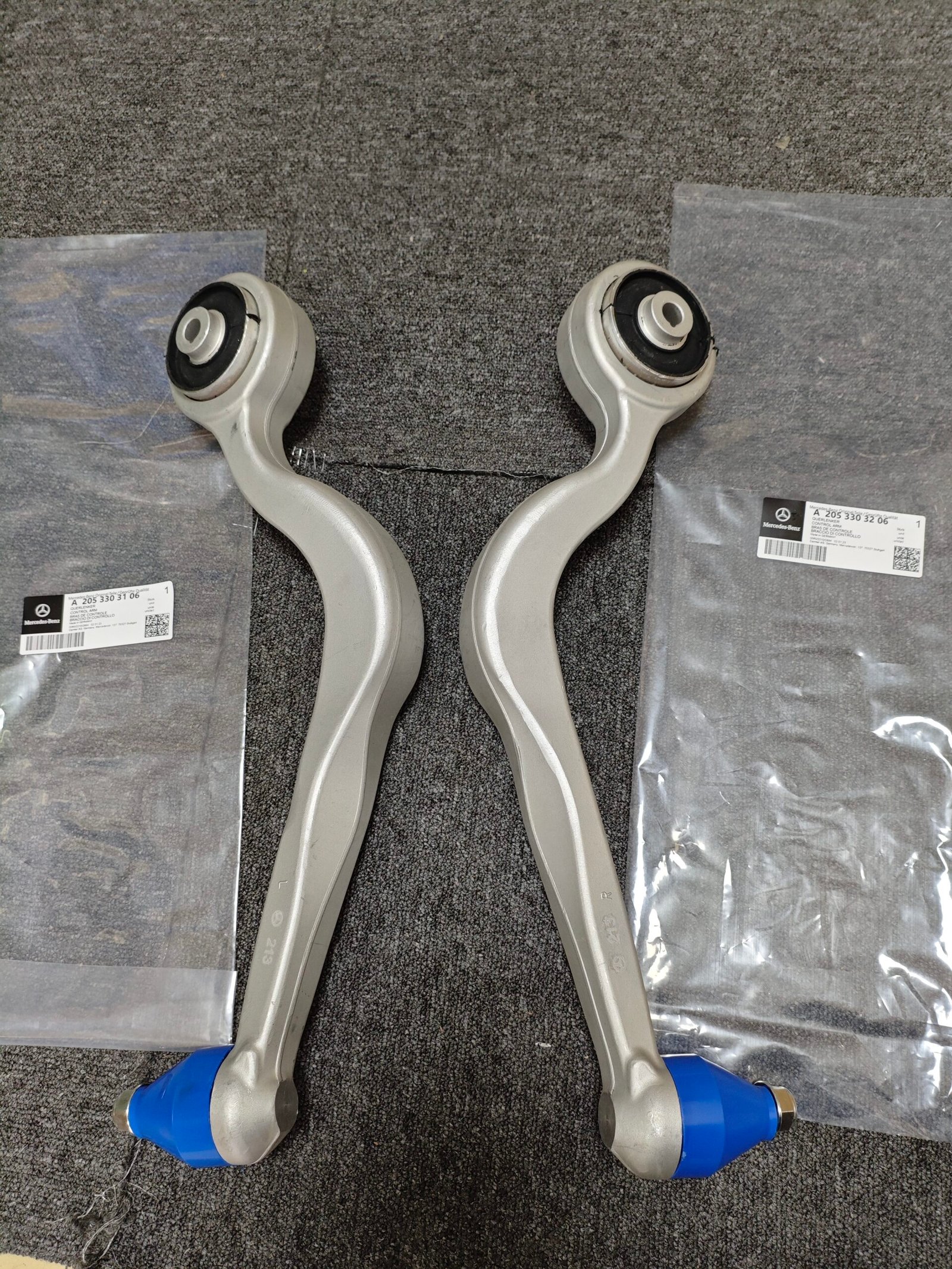 奔驰 控制臂 2053303106 2053303206 激光标 2053303206 Control Arm Mercedes-Benz W213 C253 X253 Front right 2053303206 - Image 1
