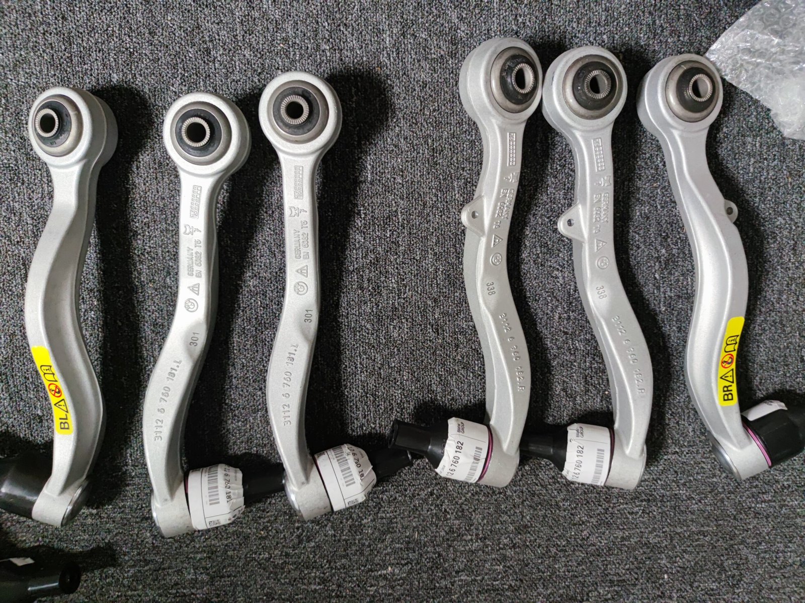 宝马 控制臂 31126760182 31126760181 31126760182 BMW E60 525i 530i 545i 550i 03-10 Front right Control Arm 31126760182 31122347952 31122347965 31124028608 31126760182 31126768298 - 图片 1