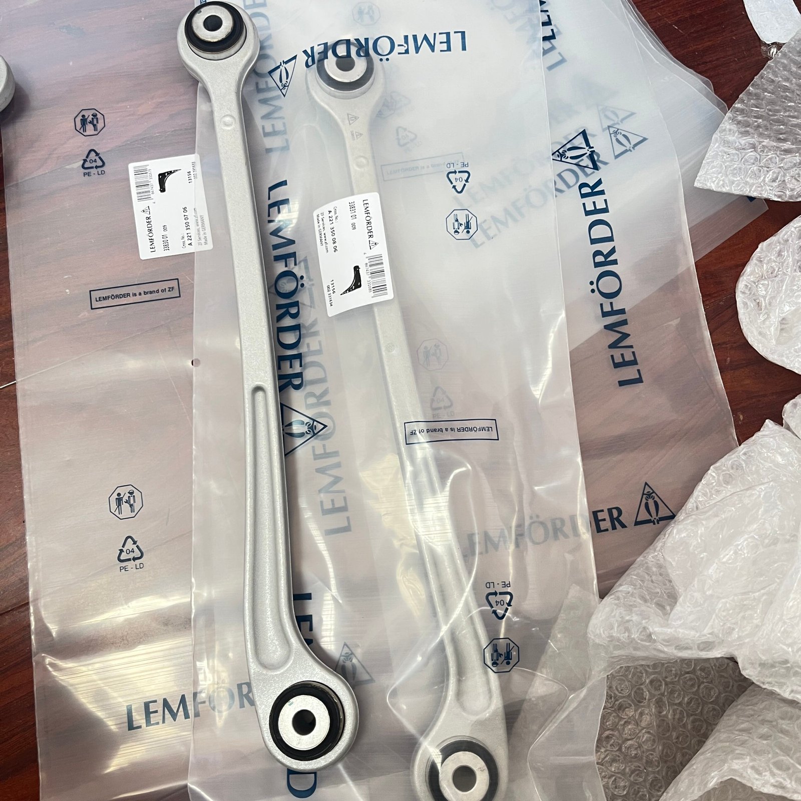 猫头鹰包装 奔驰 控制臂 2213500806 222 350 02 29 2213500806 2223500229 Mercedes-Benz Control Arm A2213500806 A2223500229 - 画像 (1)