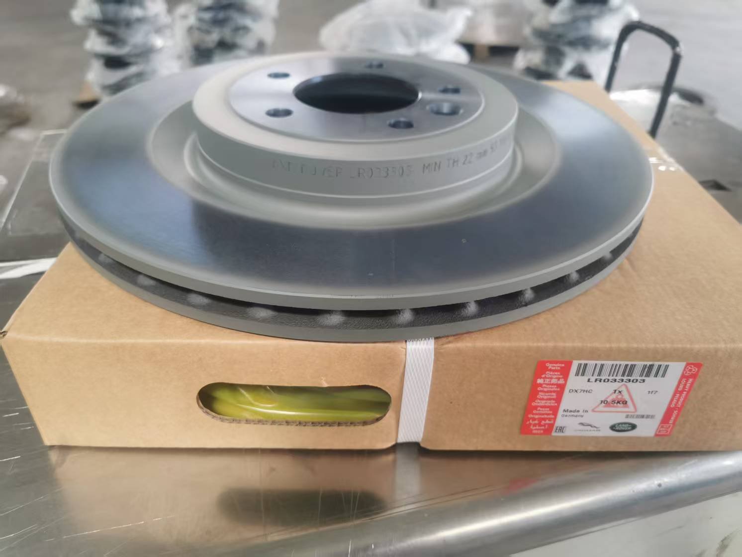 路虎 刹车盘 LR033303 LR099038 LR161899 LR189047 LR033303 LR099038 LR161899 LR189047 Land Rover Brake Disc LR033303 LR099038 LR161899 LR189047 - Image 1