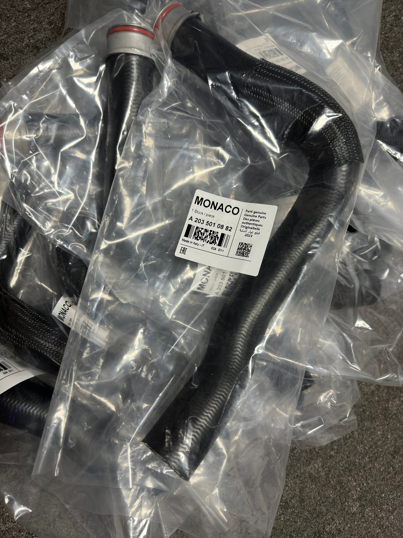 奔驰 散热器软管 2035010882 A2035010882 Radiator Hose for Mercedes-Benz W203 CL203 S203 2035010882 - 图片 1