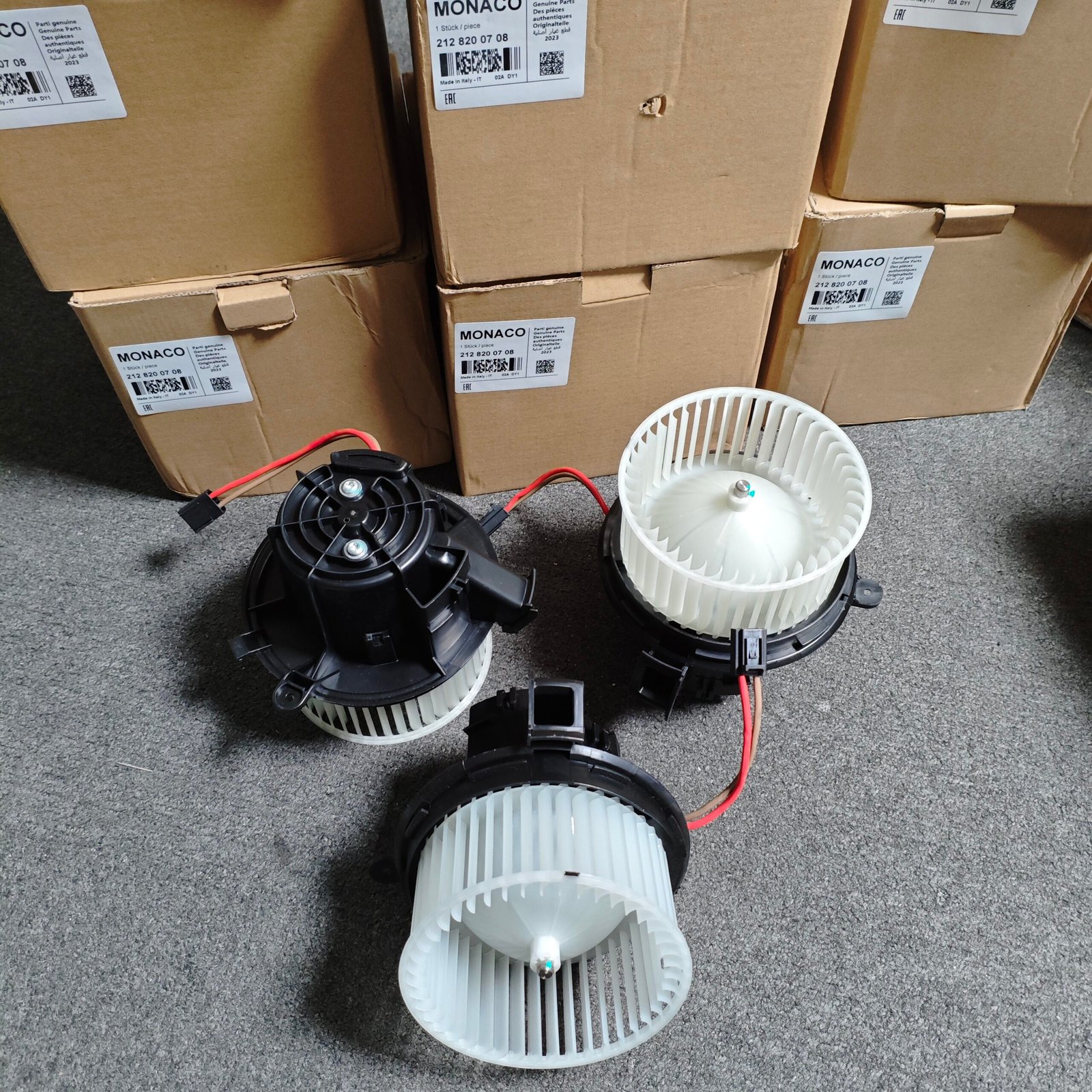奔驰 鼓风机马达 2128200708 A2128200708 Blower motor for Mercedes-Benz W204 S204 C218 W212 2128200708 - Image 1