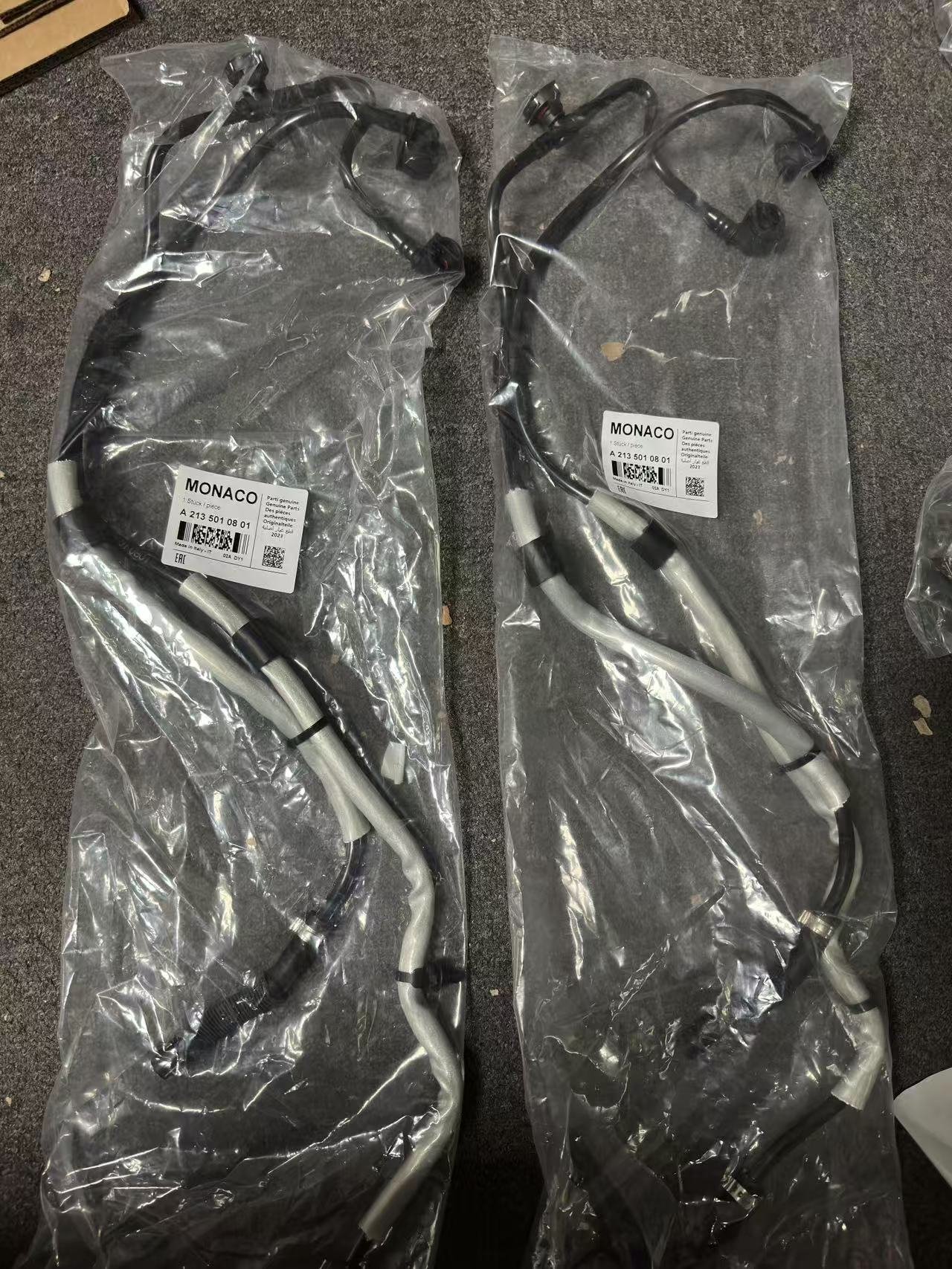 宝马 冷却水管 2135010801 2135015303 A2135010801 Exhaust pipe for MERCEDES-BENZ W213 A238 C238 S213 2135010801 - 画像 (1)